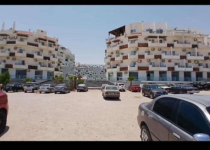بالقرب من الجونه فندقي فاخر كومباوند طيبة فيو الوزراء Apartment *